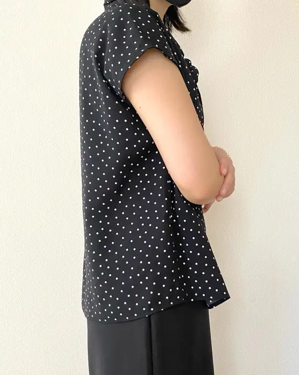 GUの「ボウタイブラウス(半袖)Z+E」