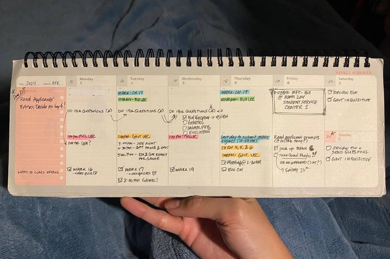 A weekly keyboard planner