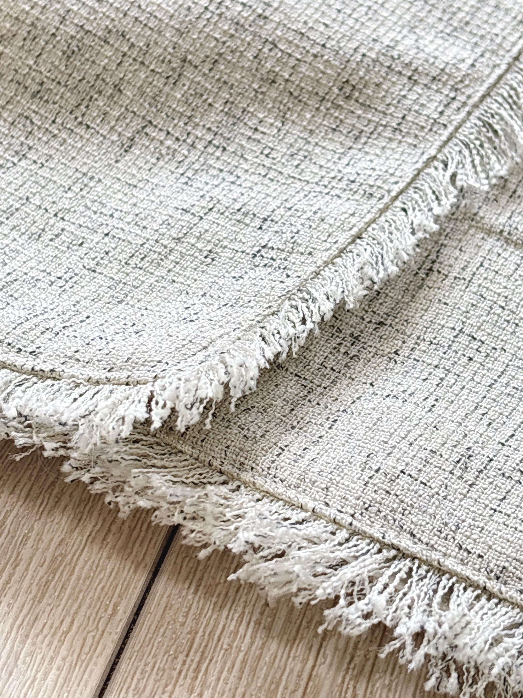 lawgy(ラウジー)で見つけた「メランジミックスフリンジベスト」