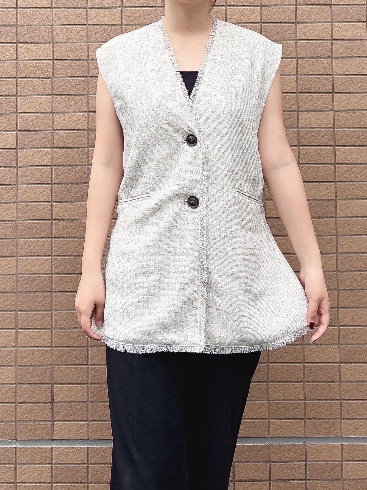 lawgy(ラウジー)で見つけた「メランジミックスフリンジベスト」