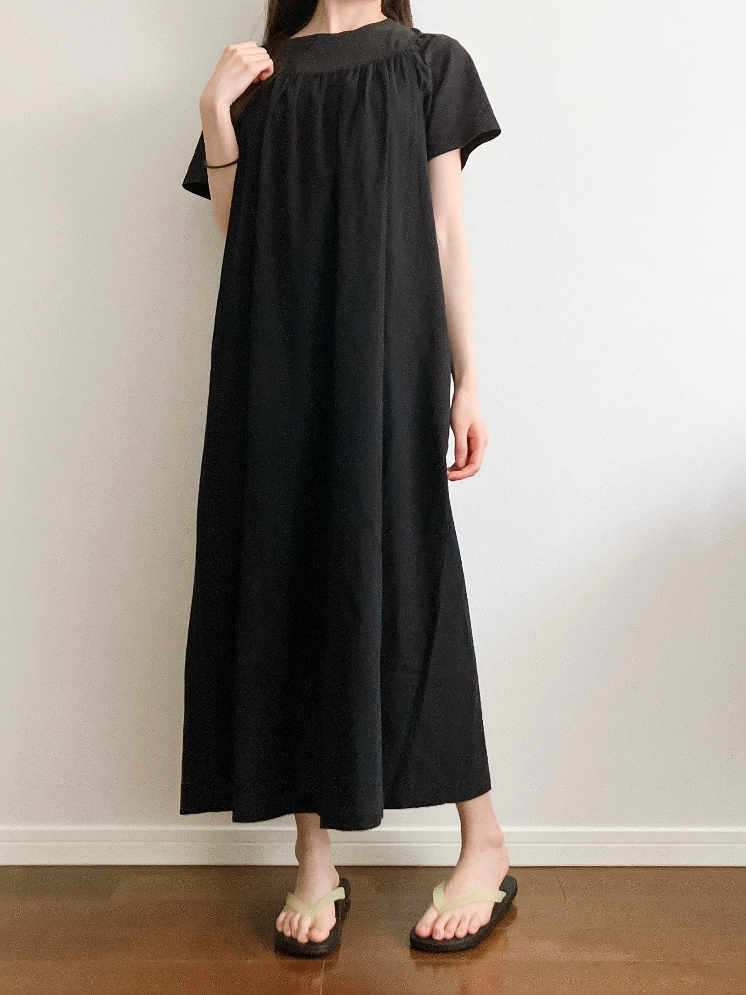 ハニーズの「ギャザーキャミワンピース」