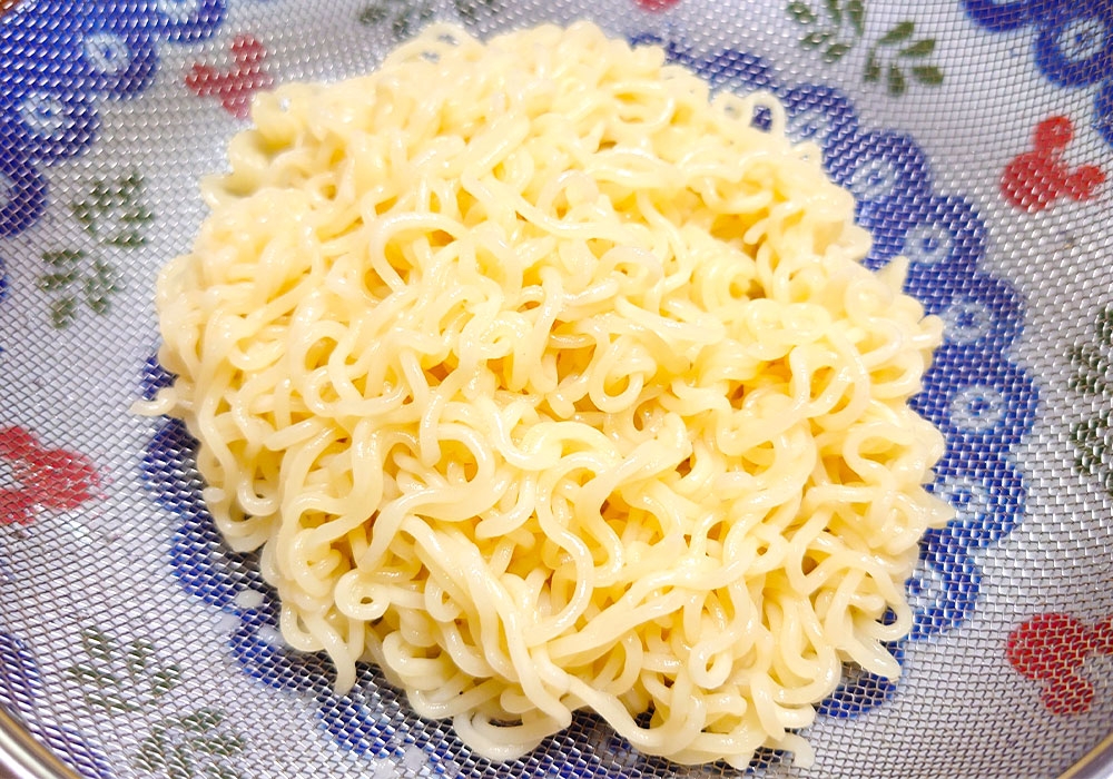 冷水で締めたうまかっちゃんの麺（Munenori Umeki / BuzzFeed Japan）