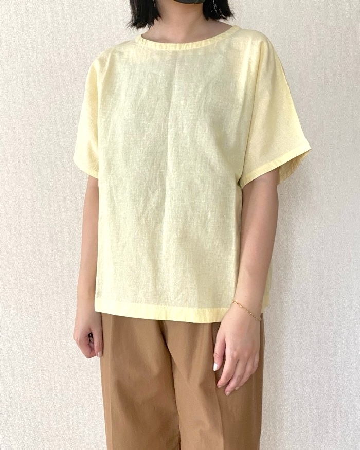 無印良品の「婦人 ヘンプ コットン 半袖ブラウス」