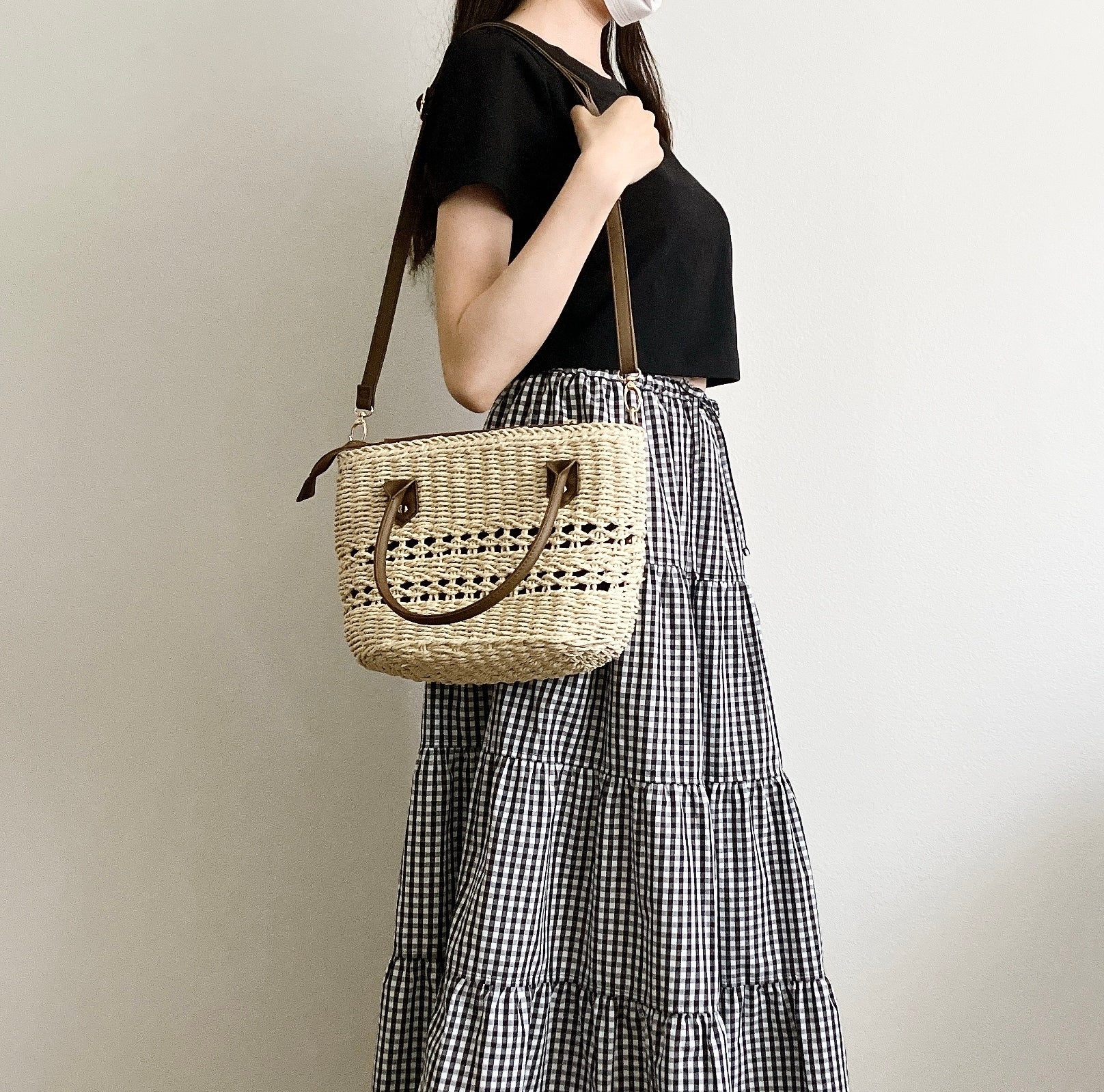 ハニーズ「編み柄入りカゴバッグ」