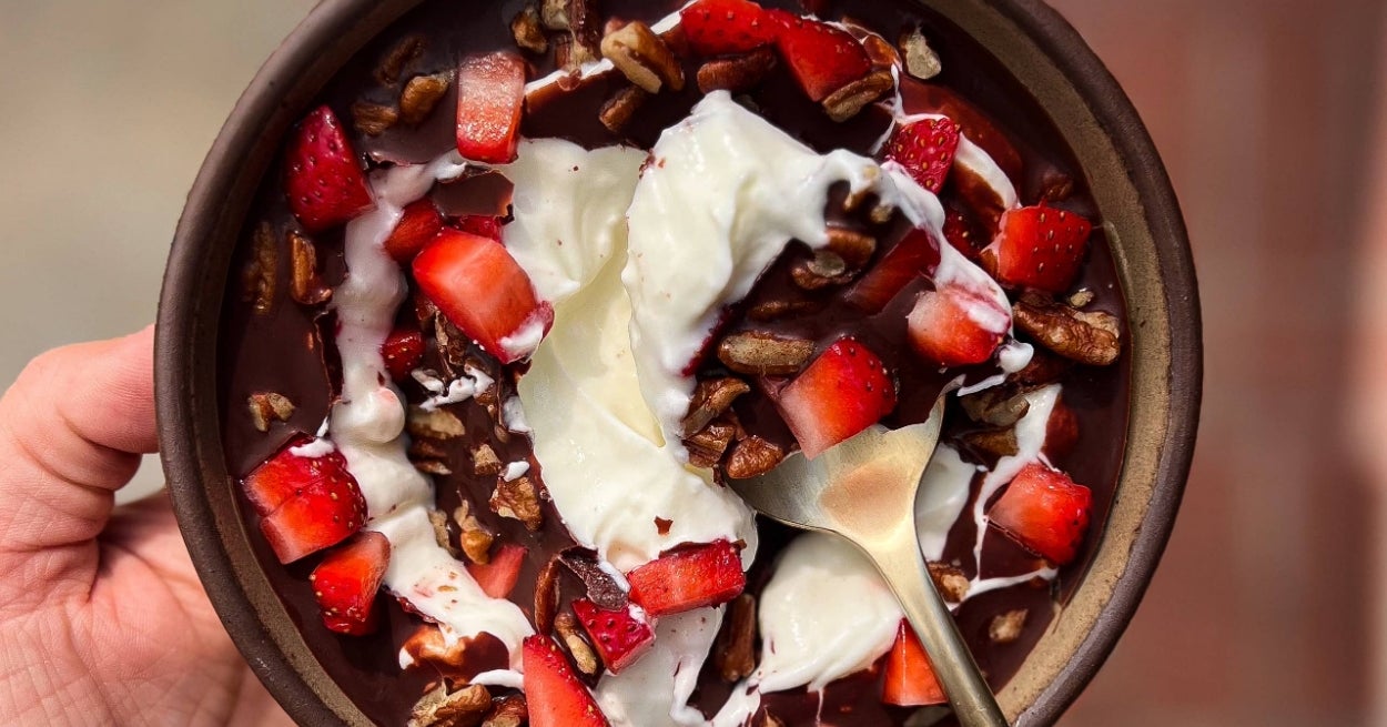 People Are Going Wild For This TikTok-Viral Method For Packing 40 Grams Of Protein Into Yogurt