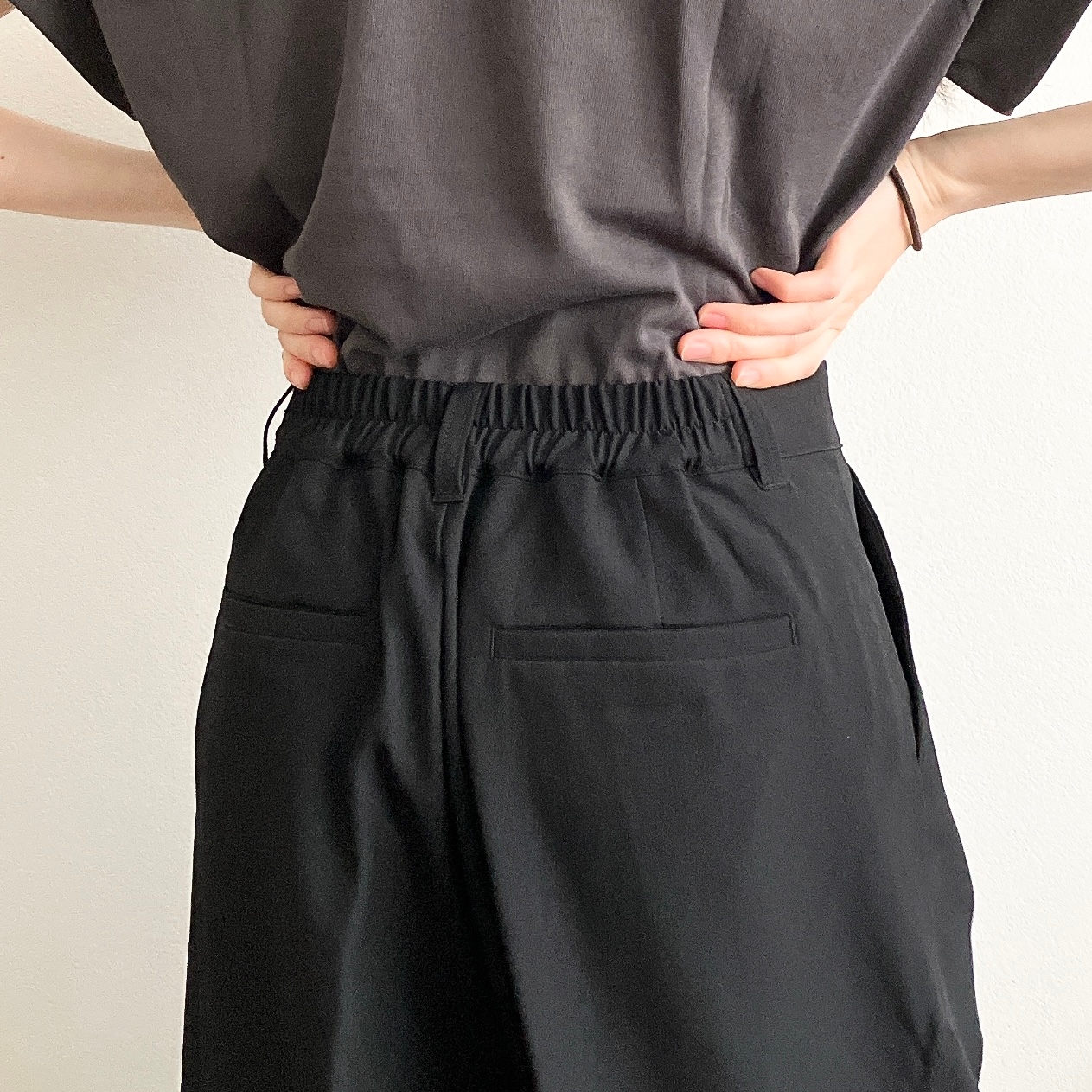 Honeys(ハニーズ)の「ワイドストレートパンツ」