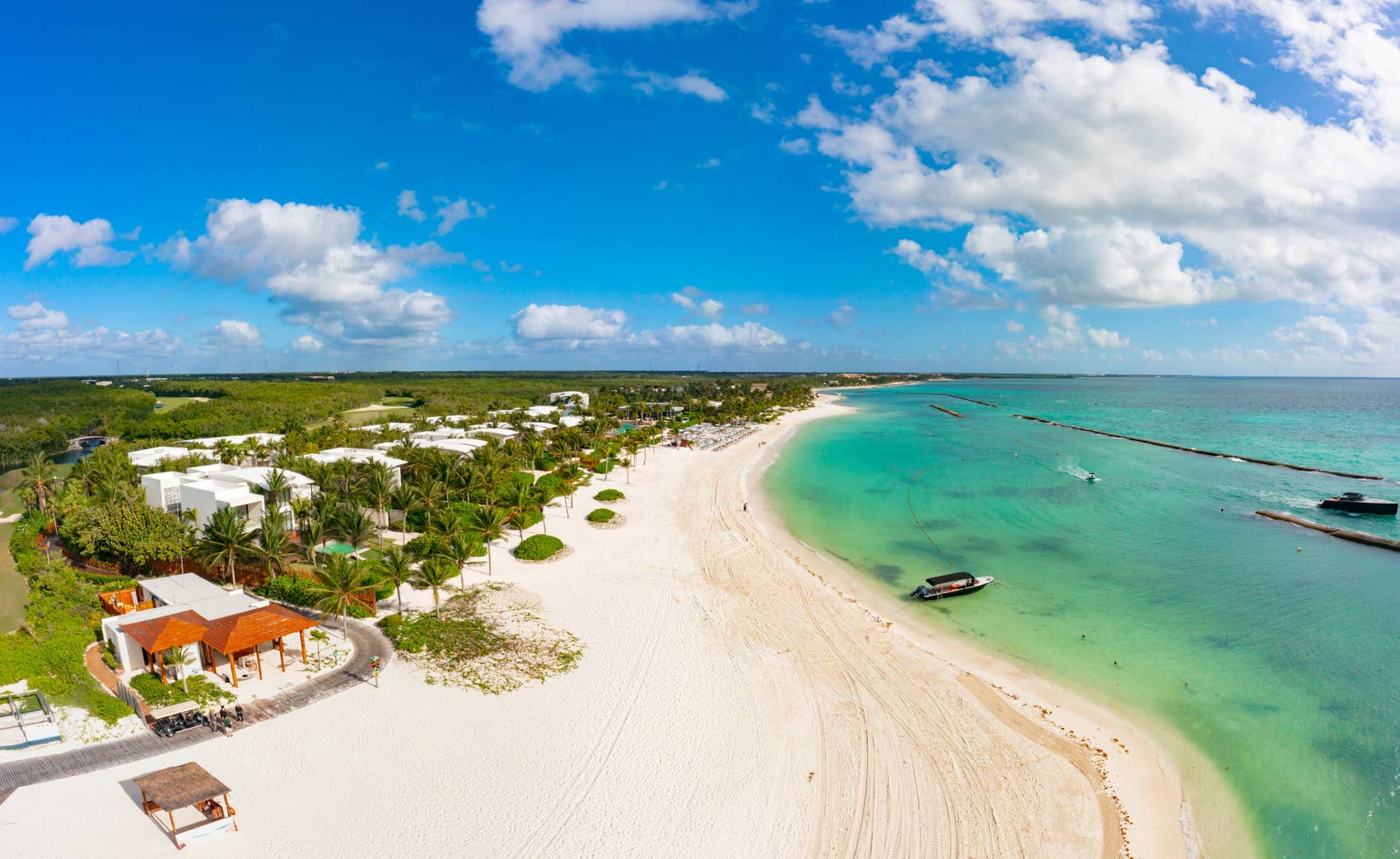 Why Travelers Keep Choosing Beach Resorts