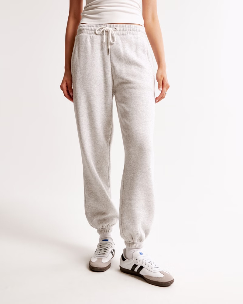 Model wearing the gray sweatpants