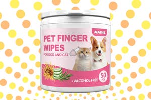 Container of pet finger wipes for dogs and cats, showing a cat, dog, and aloe illustration; labeled alcohol-free, 50 pieces