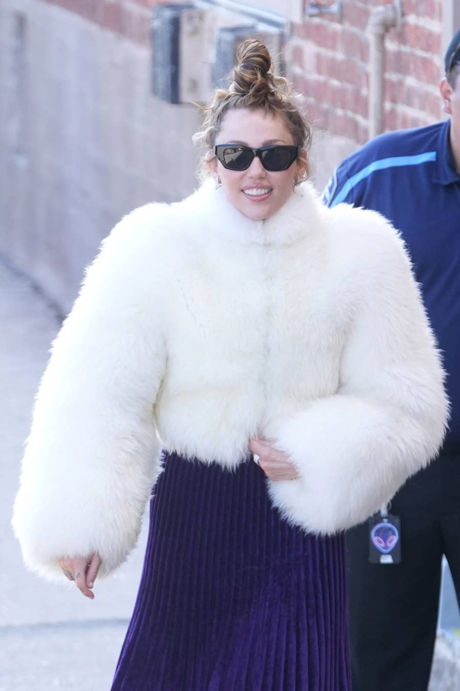 Miley's Epic Response To Jennifer Lawrence Gold Dress