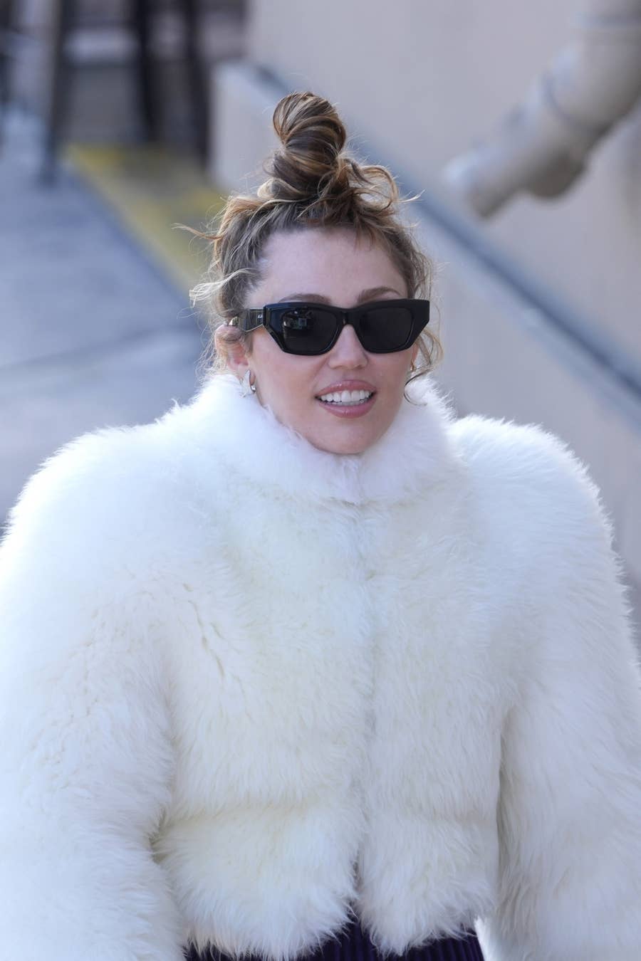 Miley's Epic Response To Jennifer Lawrence Gold Dress