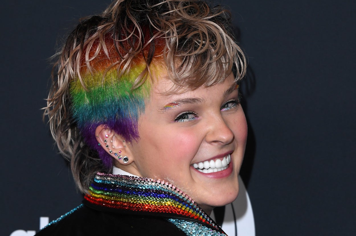 Chris Hughes Posted And Deleted A Photo In Bed With JoJo Siwa, But Fans Have The Screenshot