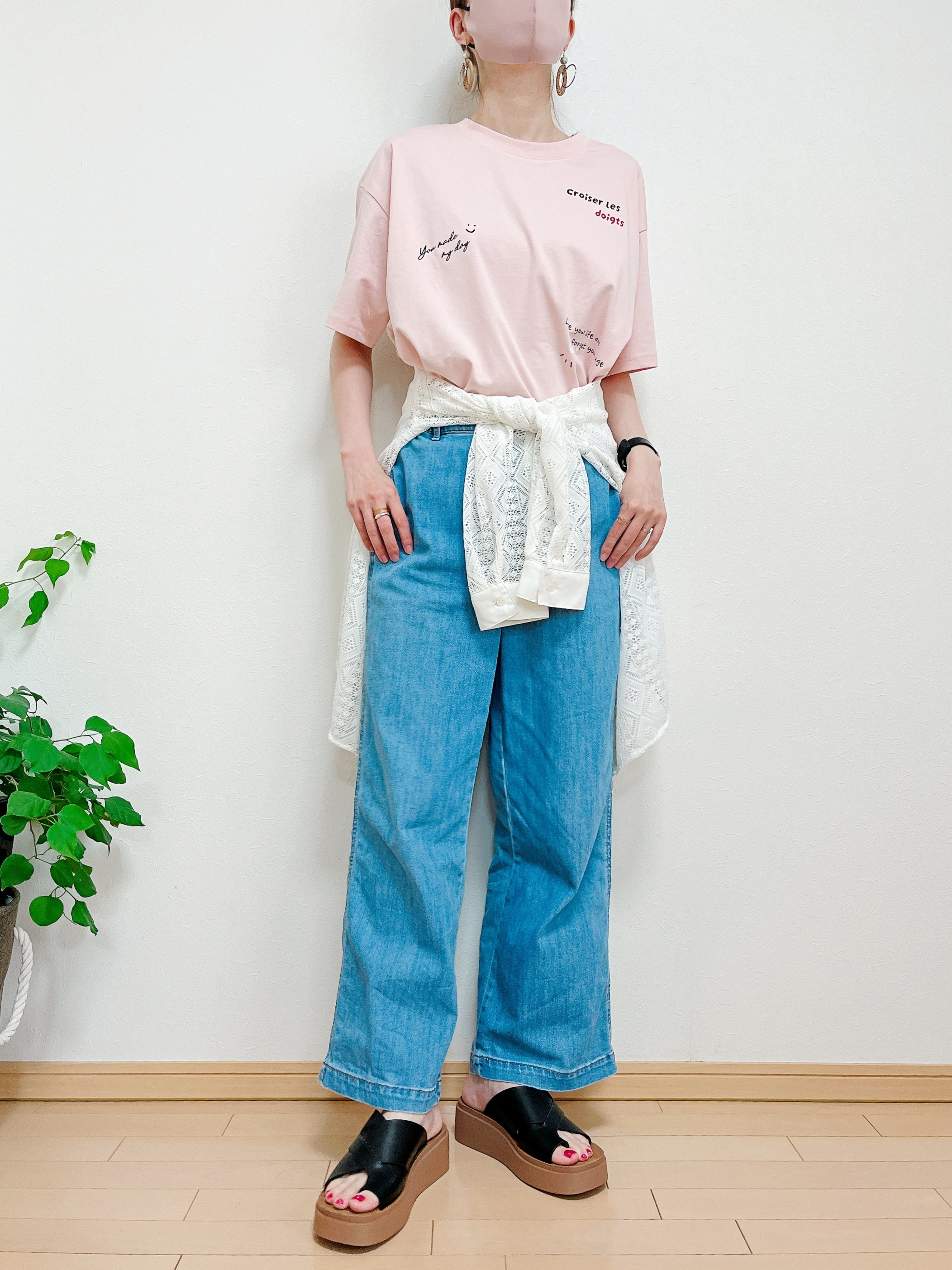 Honeys(ハニーズ)の「落書き風ロゴゆるTシャツ」