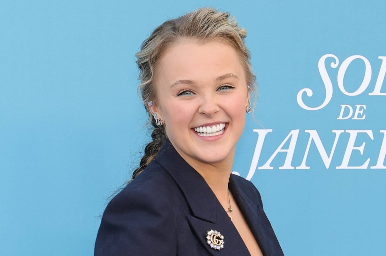 After That Viral Photo In Bed With Chris Hughes Fueled Unhinged Discourse, JoJo Siwa Reminded People That “Everyone’s Journey Is Different” When It Comes To Sexuality