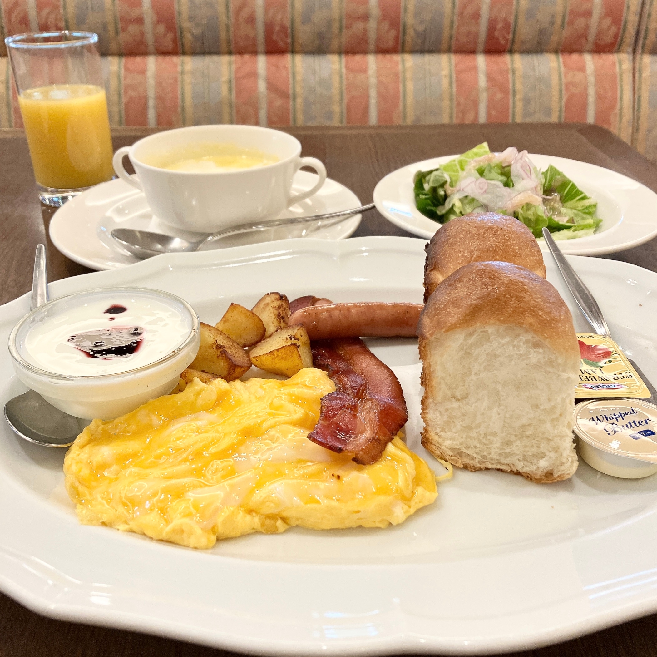 Breakfast ポストカード付 ニール・マクディアミッド 限定750部 朝食 Breakfast ポストカード付 ニール・マクディアミッド 限定750部