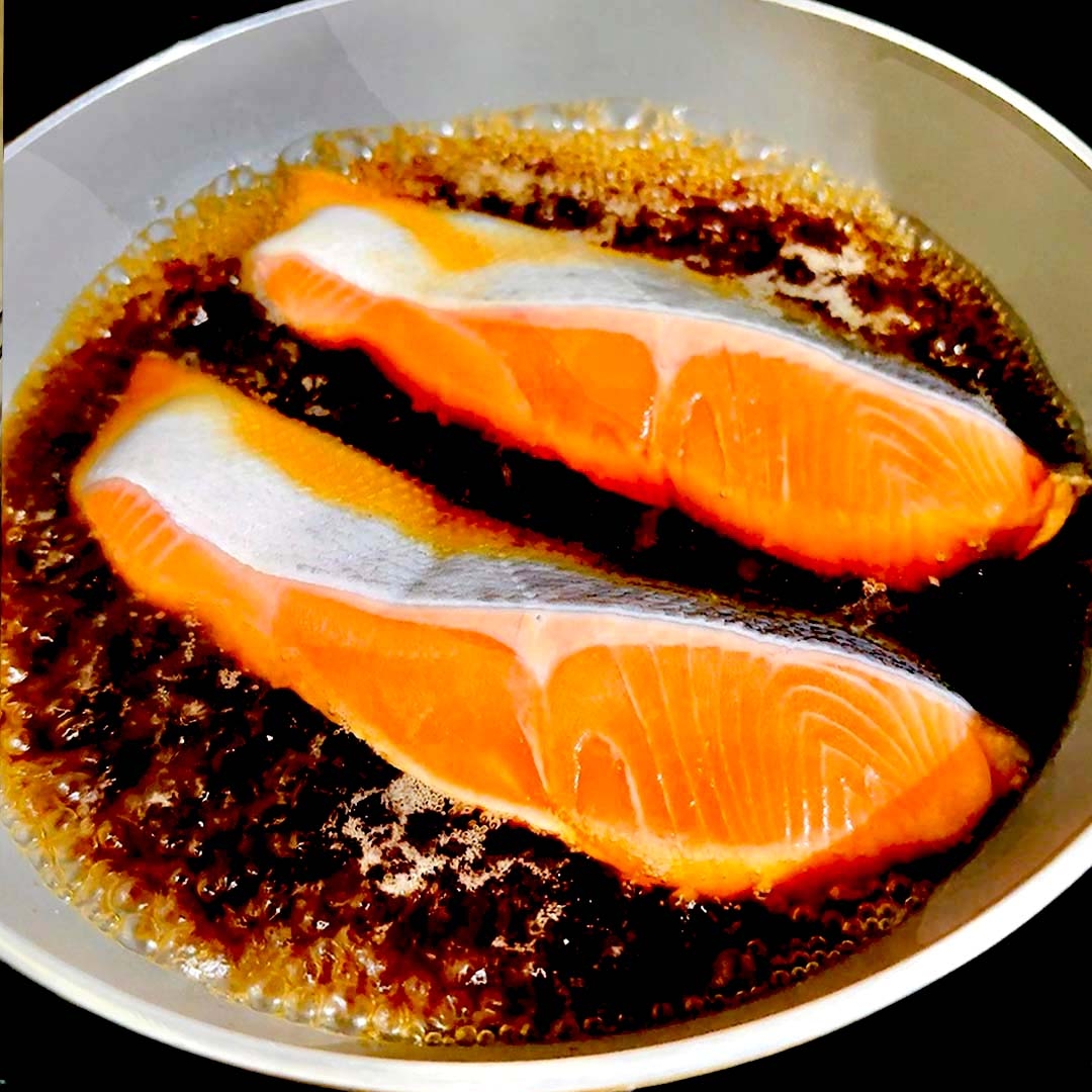 サケは焼いちゃダメ！！】ふっくらしっとり！レシピ・作り方｜Tasty