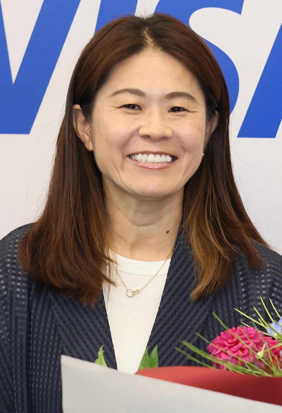 澤穂希顔アップ 澤穂希、元なでしこメンバーとの再会ショット公開。「フットワーク軽すぎ」な人物とは？
