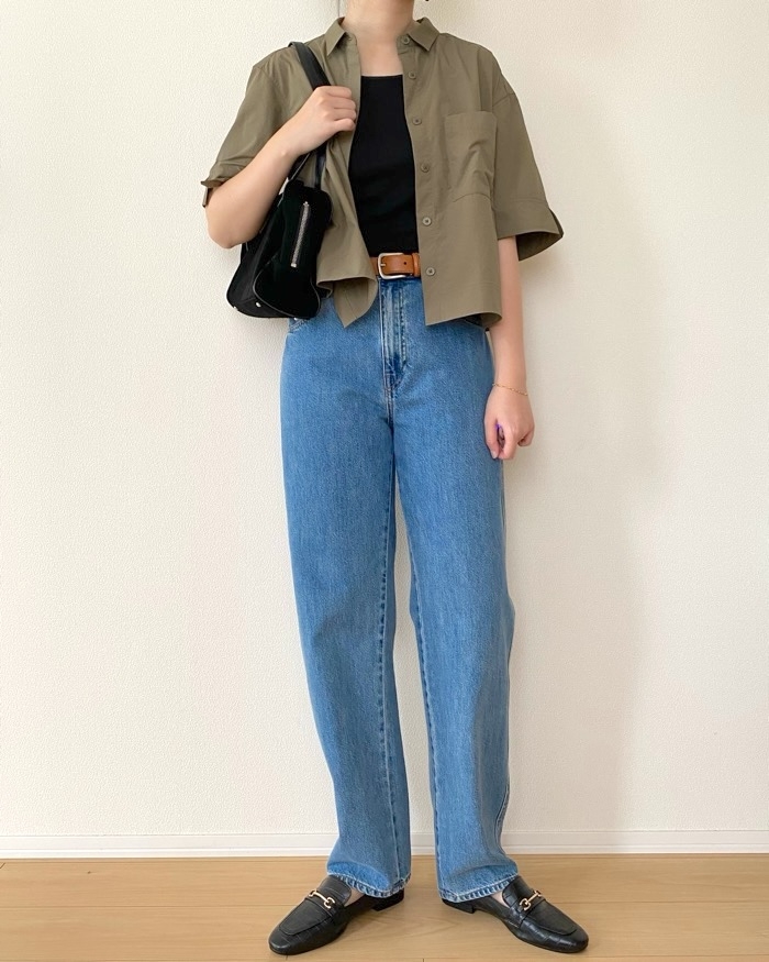 ユニクロの「ナイロンボクシーショートシャツ/5分袖」