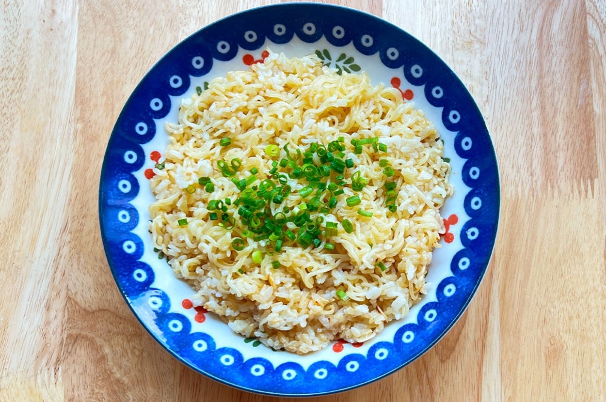 これが「うまかっちゃんそばめし」だ！（Munenori Umeki / BuzzFeed Japan）