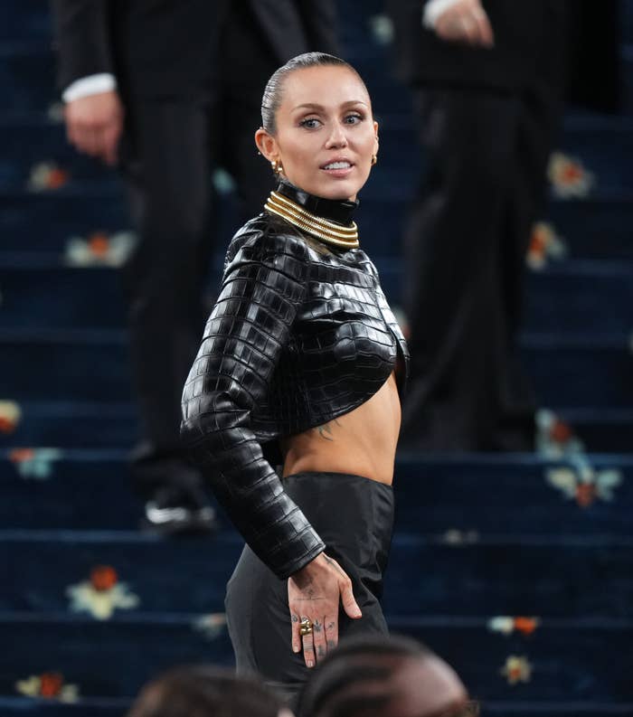 Miley Cyrus Appears To Shade Liam Hemsworth Miley Cyrus Appears To Shade Liam Hemsworth