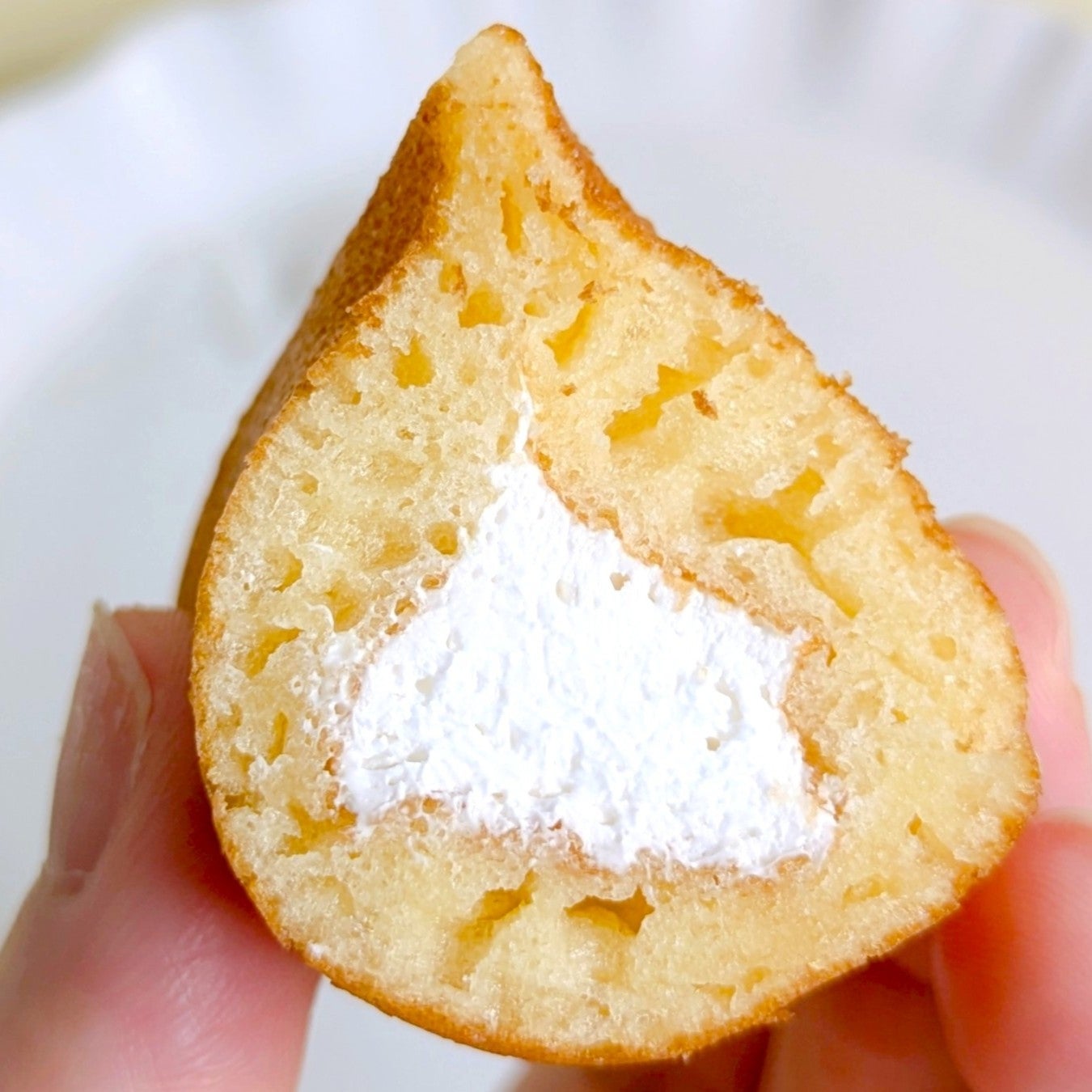 セブン】1個50円の「パンケーキみたいなサンド」ホイップたっぷりで