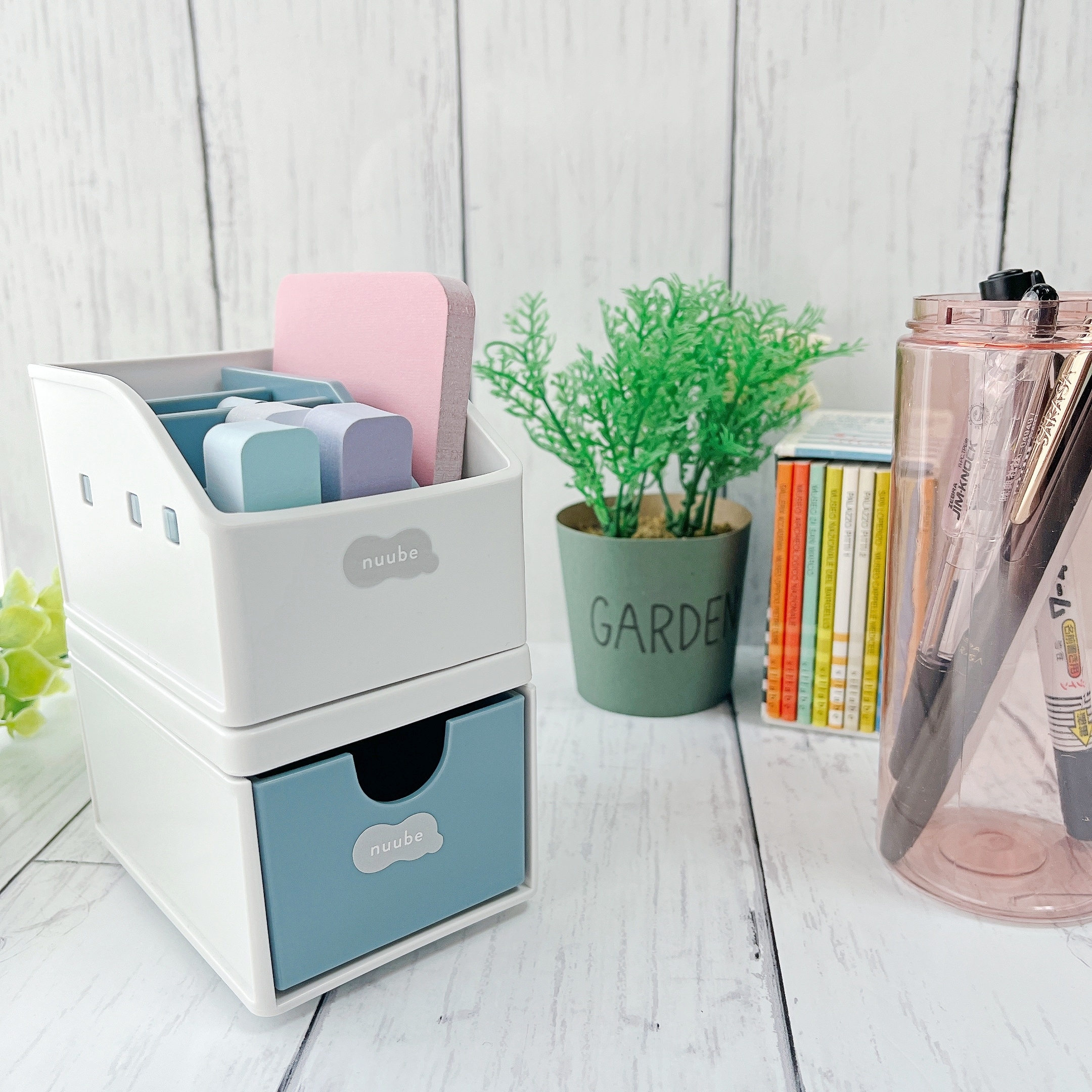 DAISO(ダイソー)の「ヌーべ ふせんスタンド ブルーグレー」