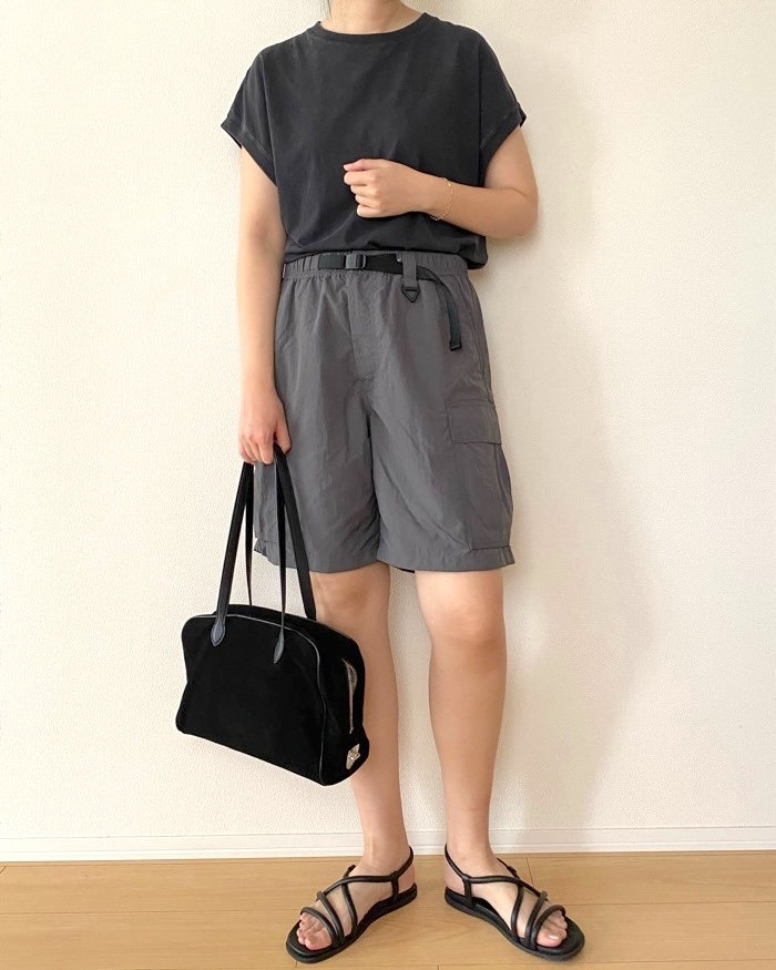 GUの「ナイロンカーゴハーフパンツ」