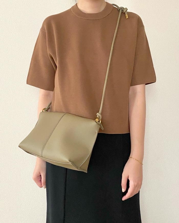 ZARAのセンスに惚れた！高級感たっぷりの「新作バッグ」本革