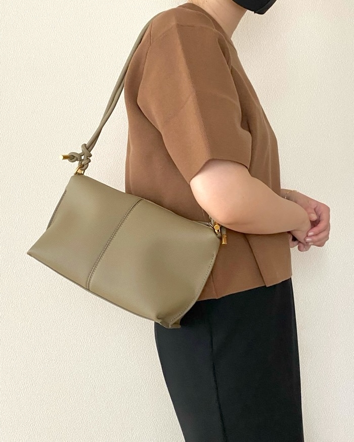 ZARAのセンスに惚れた！高級感たっぷりの「新作バッグ」本革