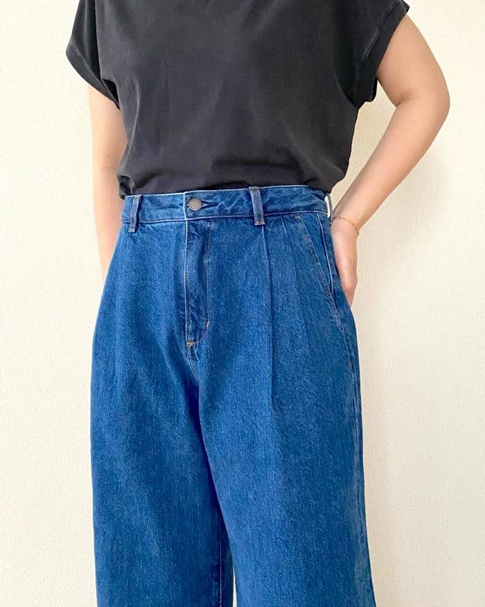 GUの「デニムタックトラウザー(丈標準70.0~74.0cm)」