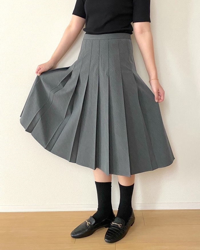 UNIQLO ユニクロ 在庫有り ワイドプリーツミディスカート