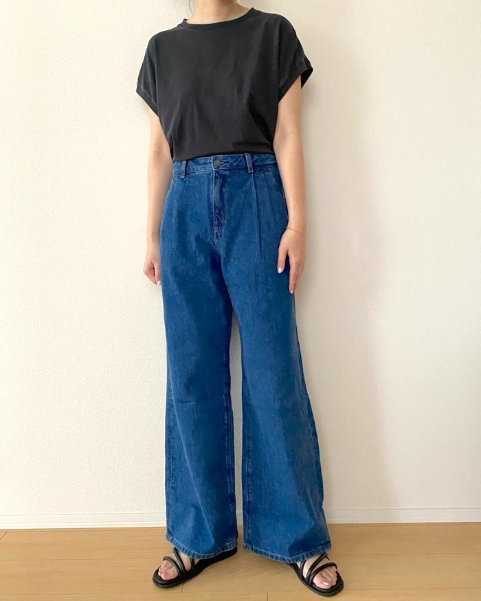 GUの「デニムタックトラウザー(丈標準70.0~74.0cm)」