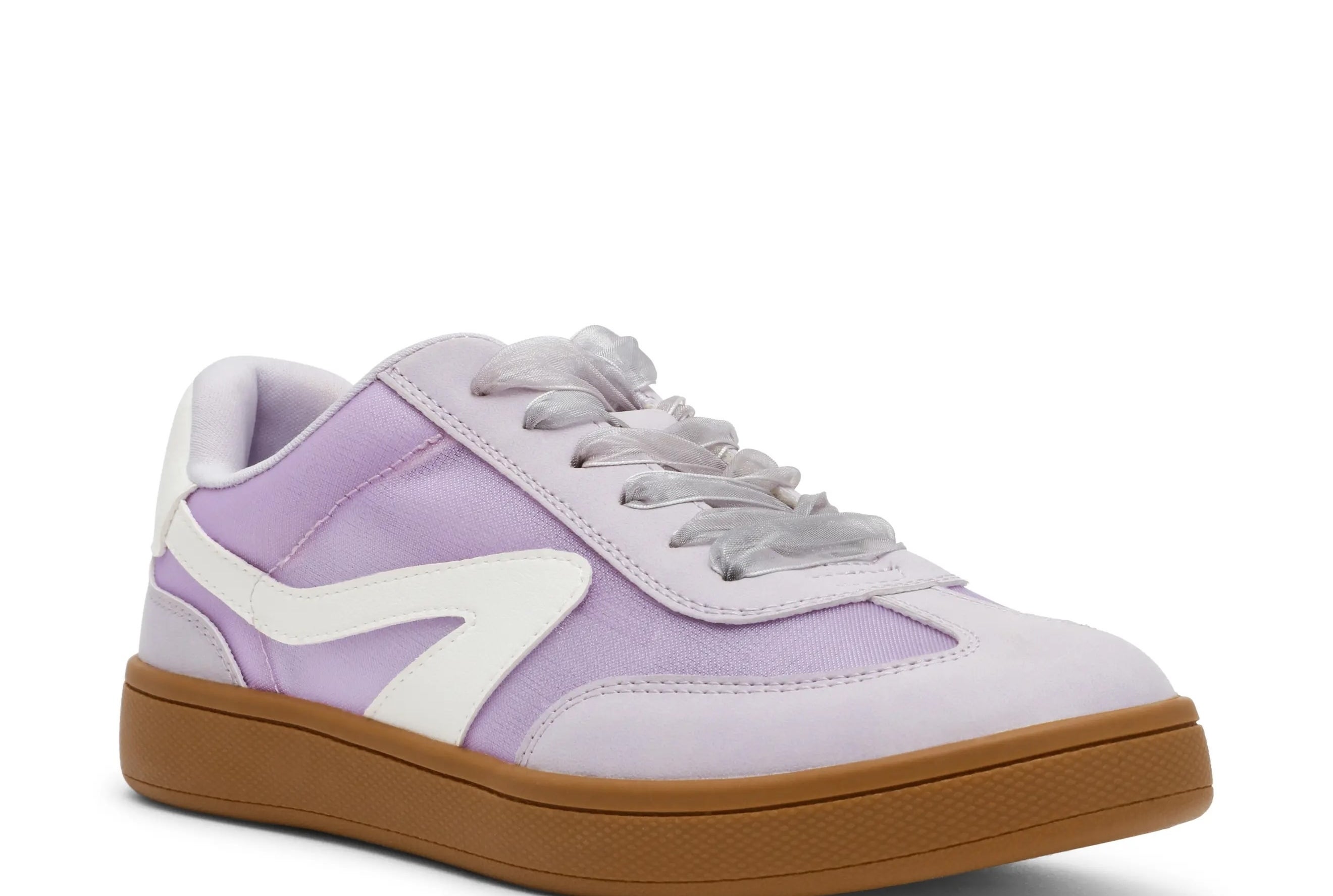 Casual sneaker with white and lilac panels, white laces, and a brown sole, showcased for shopping purposes