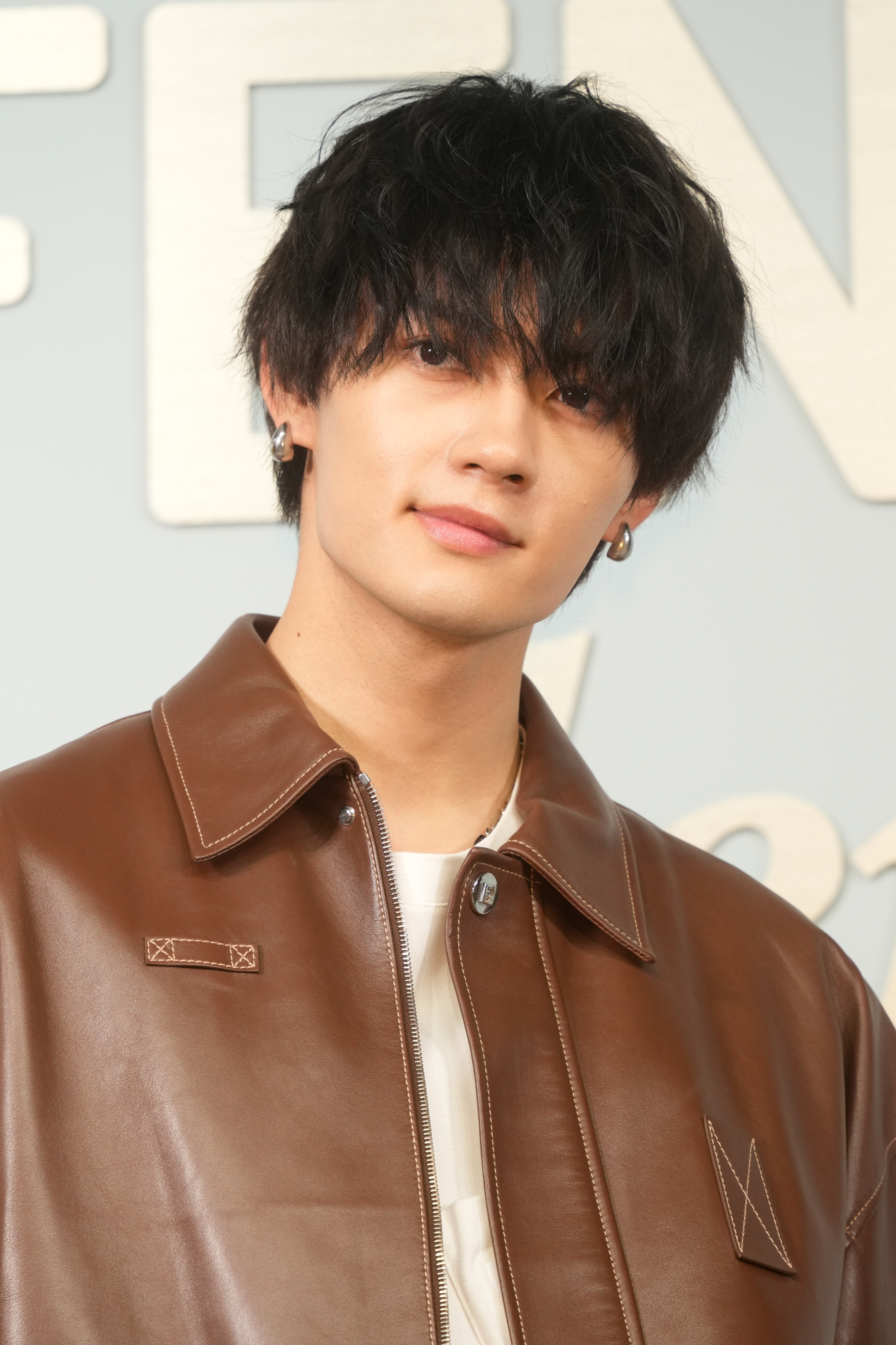 佐野勇斗「120キロを目標に…」始球式に参加→「足の角度がすごいっ