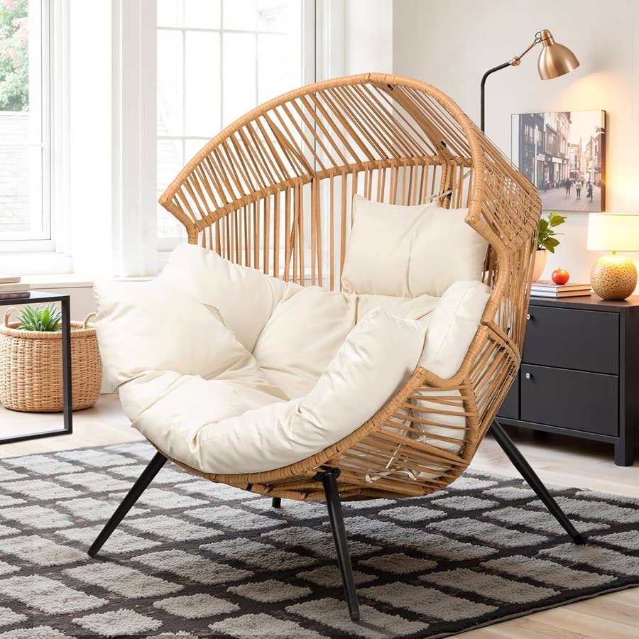 42 Best Reading Chairs To Curl Up \u0026 Get Comfortable In, image size:900x900
