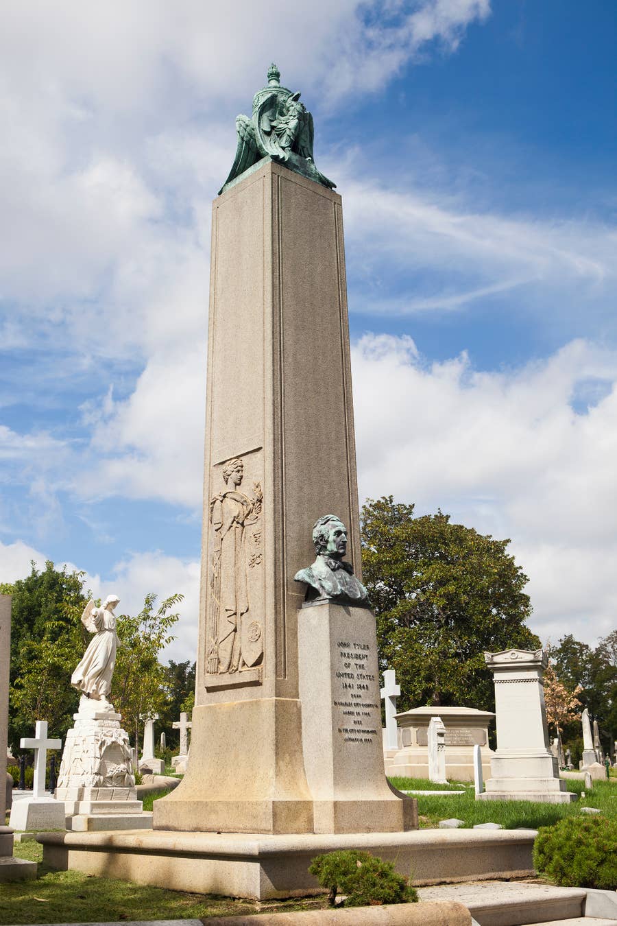 I'm Fascinated By Presidential Graves, So Here's What The Grave Of Every  Single President Who's Died Looks Like, image size:900x1350