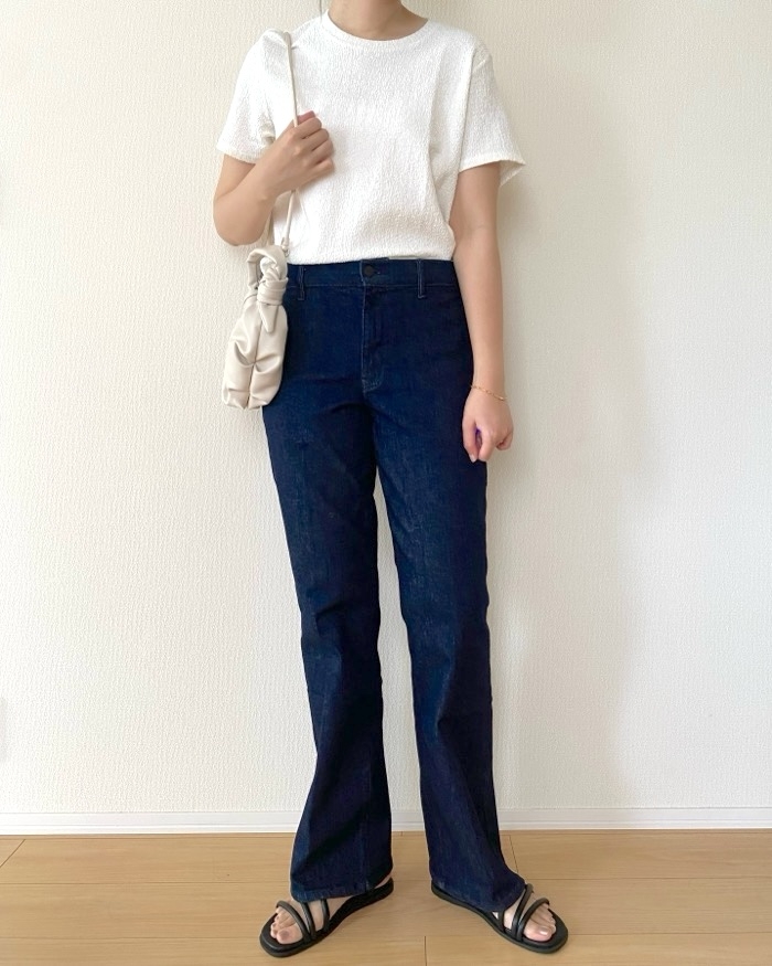 ユニクロの「シャーリングT」