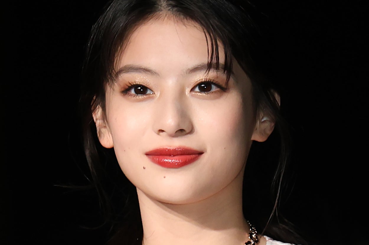 出口夏希さん(時事)