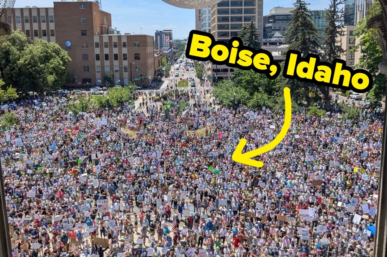 People Are Shocked By These Photos Showing How Thousands Showed Up To These Deep-Red States' "No Kings" Protests