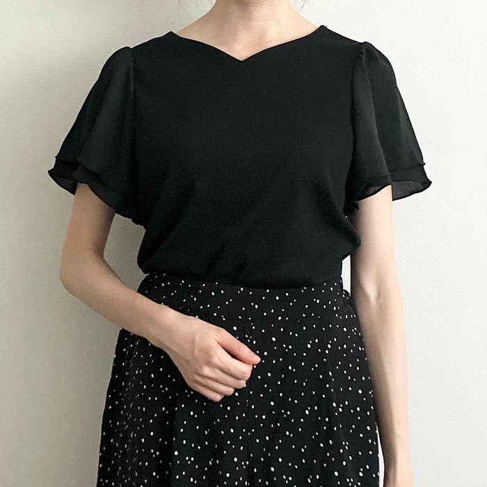 Honeys(ハニーズ)の「ハートネックトップス」