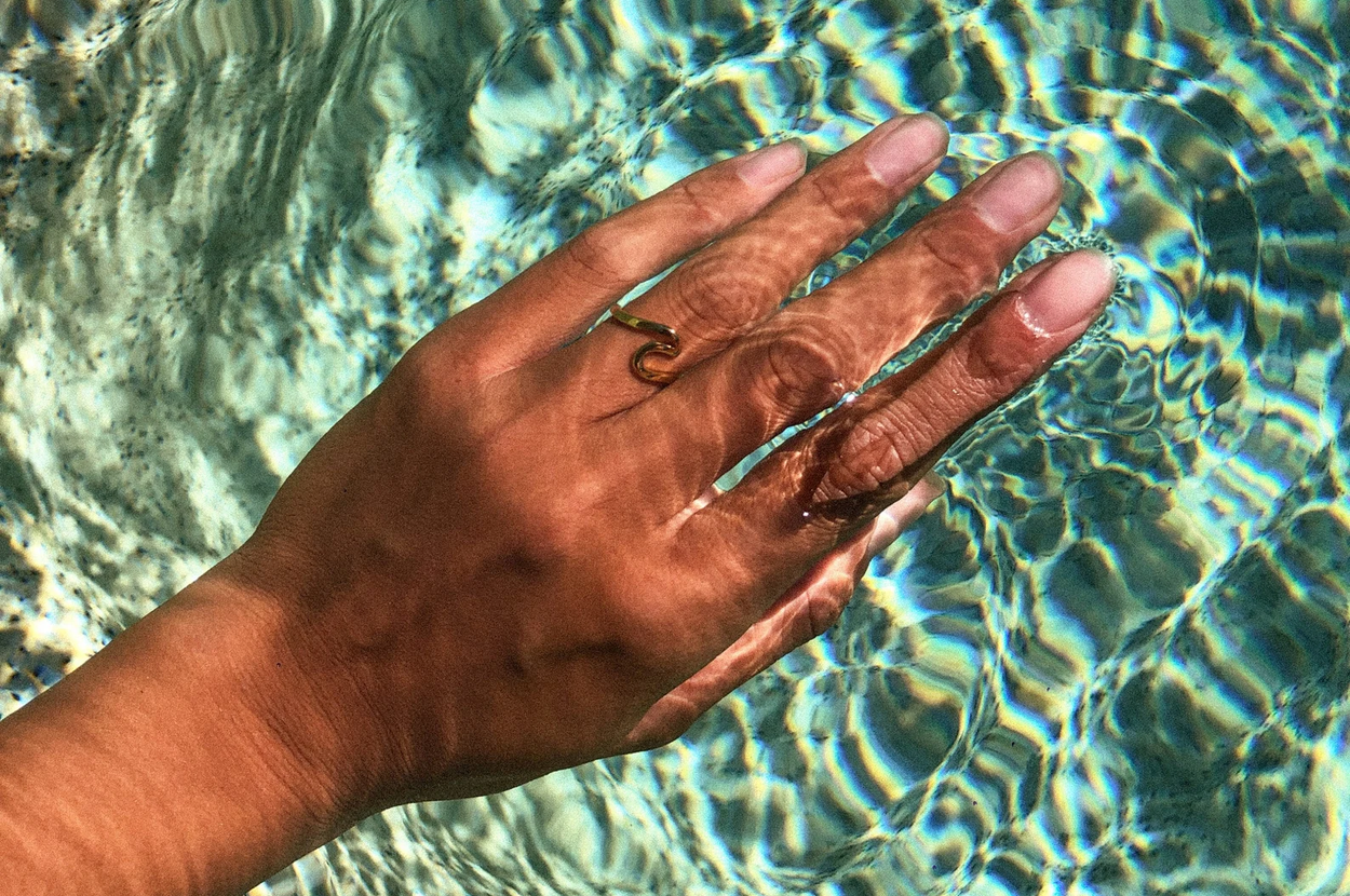 19 Pieces Of Waterproof Jewelry You Can Wear In The Shower, Pool, And Ocean