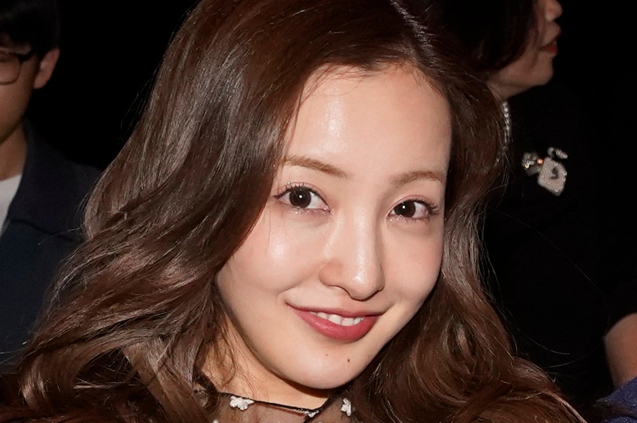 板野友美さん(時事通信フォト)