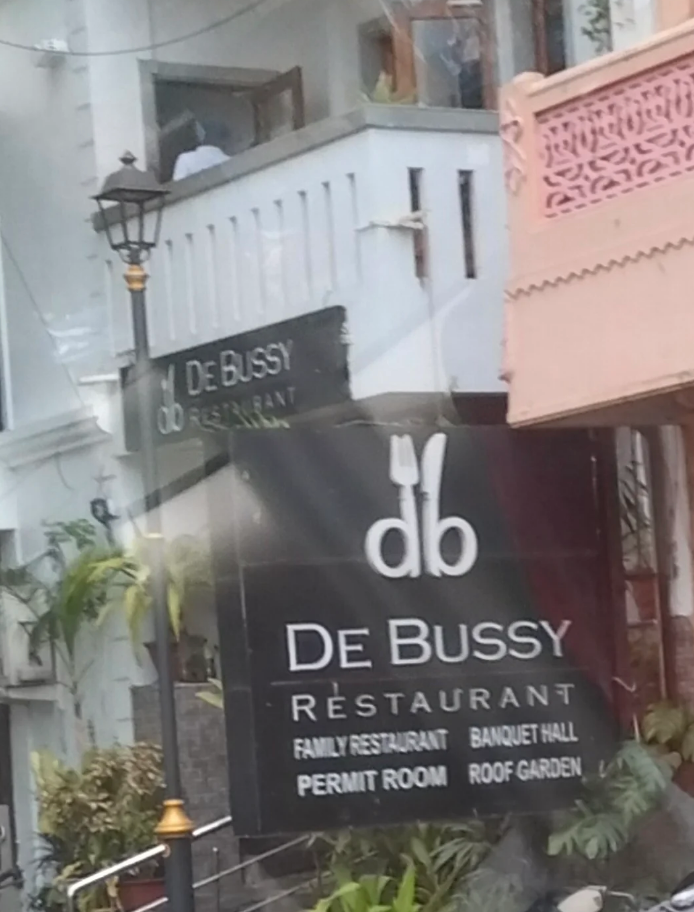 31 Inappropriate Logos