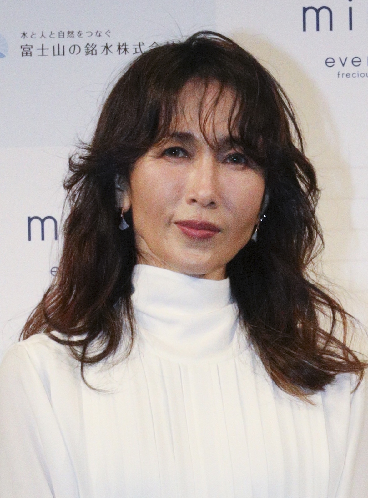 ほんとに丁寧な暮らし」工藤静香、オレンジで作った洗剤を披露→「すご