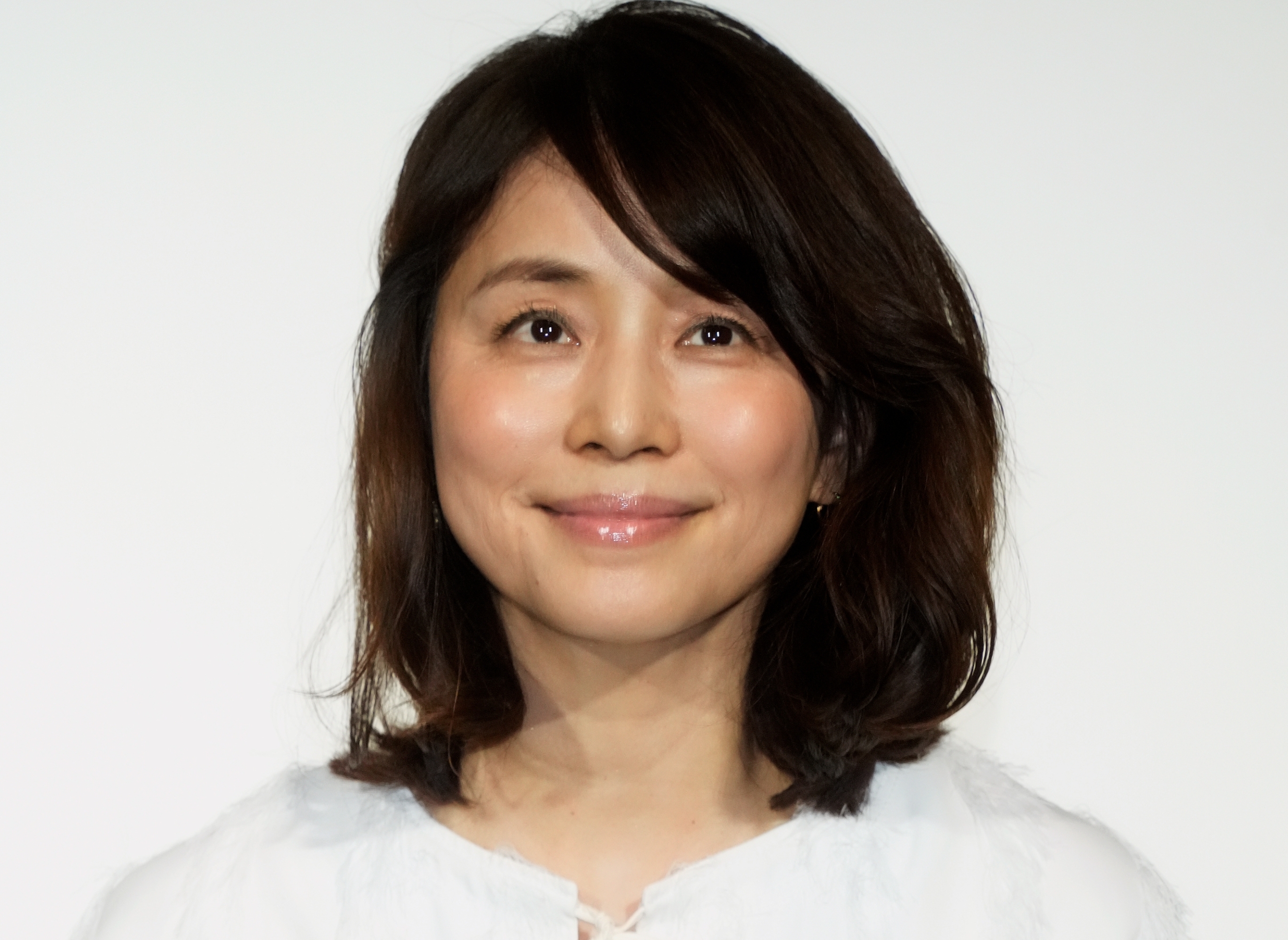 石田ゆり子、「洗濯物と猫は…」愛猫の行動に「分かります