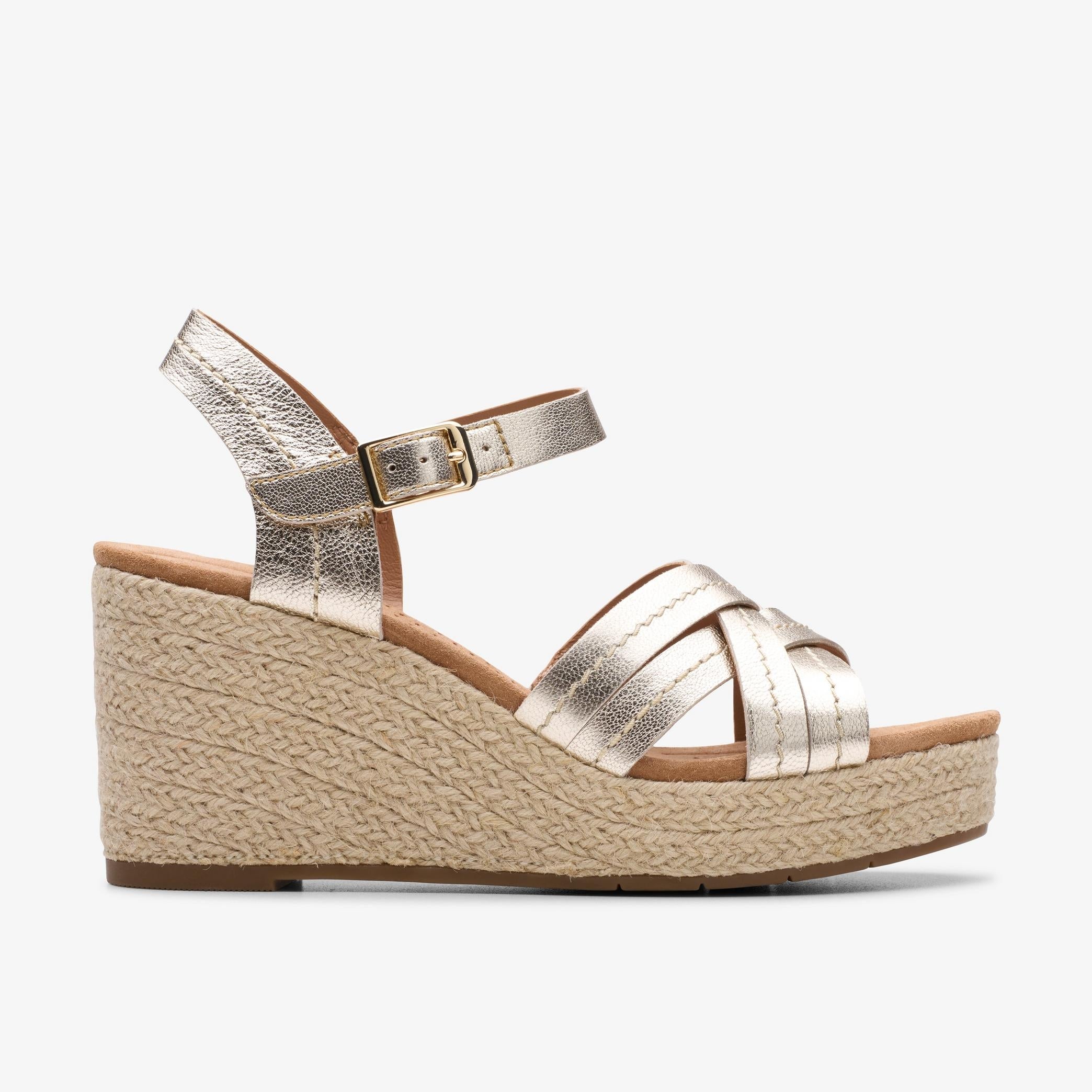 13 Clarks Shoes That’ll Be Comfortable *And* Stylish