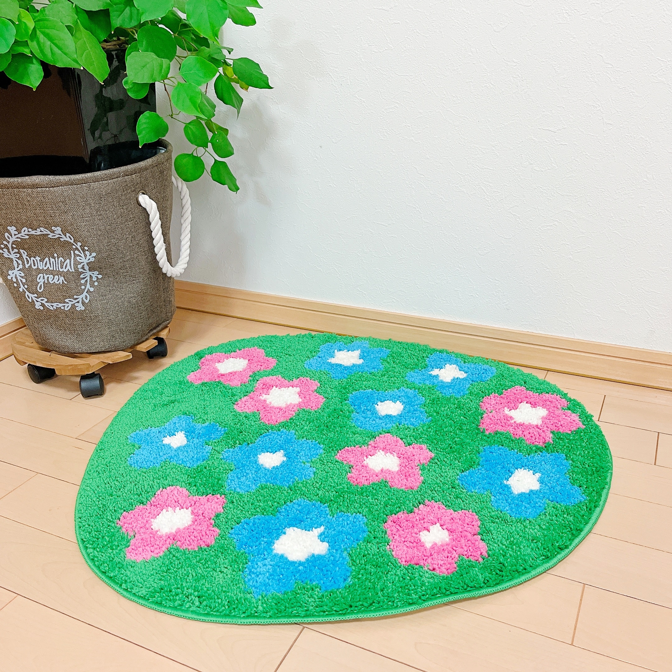 イケアの「お花畑マット」買ったら、洗面所がメルヘンになった…！全