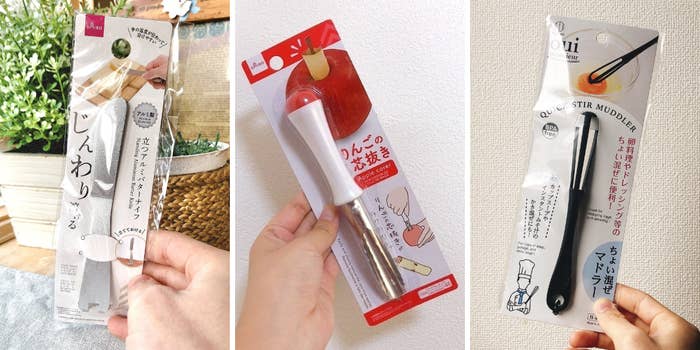 左から、フードバタースティック、りんごの芯抜き、薬味用マドラーがそれぞれ包装された状態で並んでいる。
