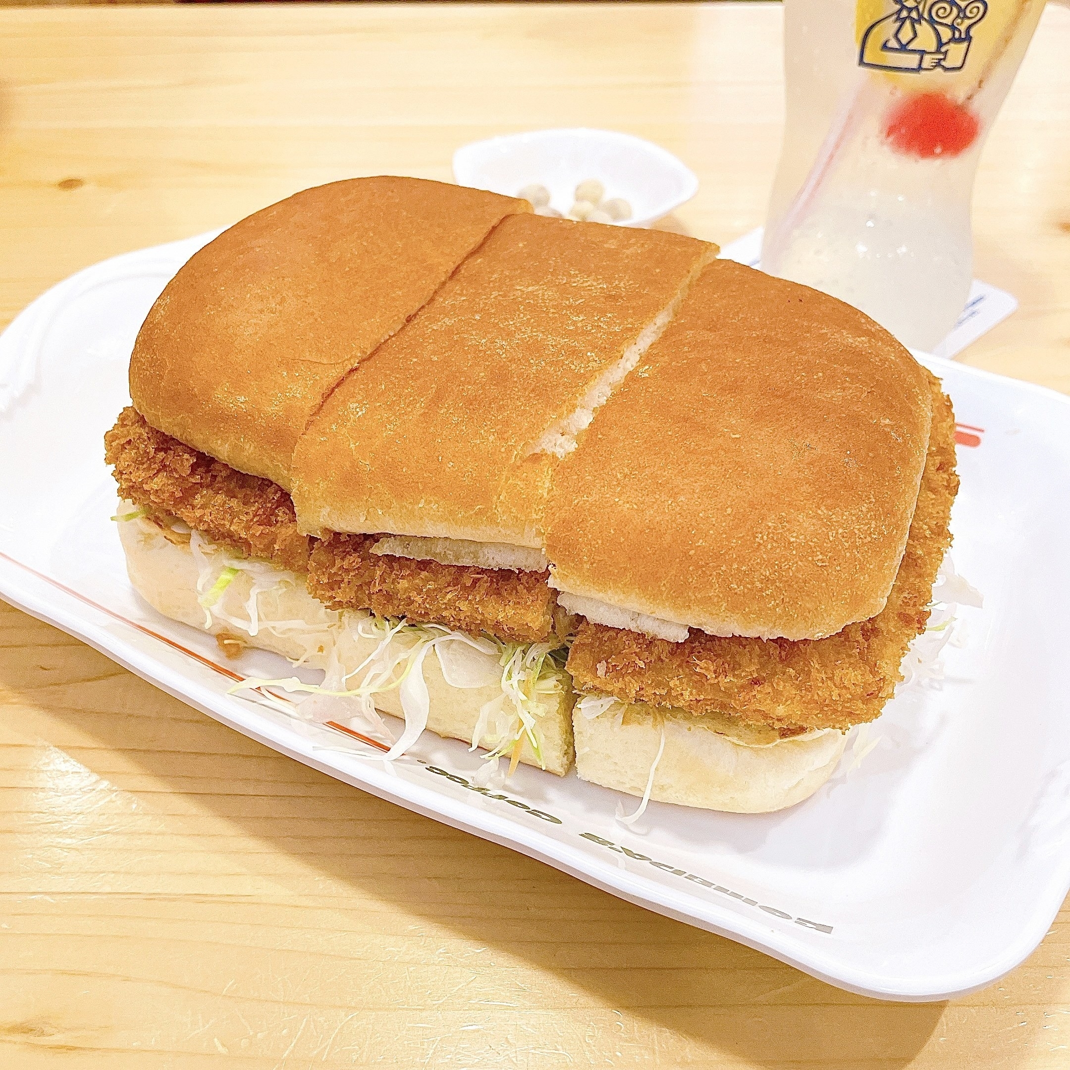 コメダの「みそカツパン」
