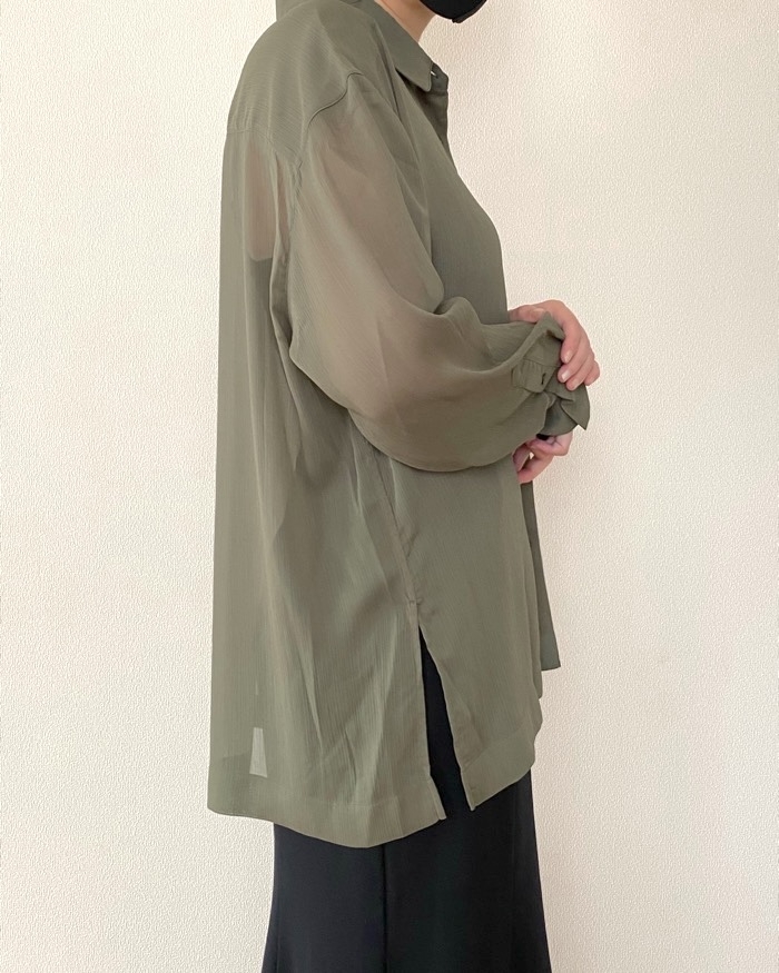 ユニクロの「シアーシャツ」